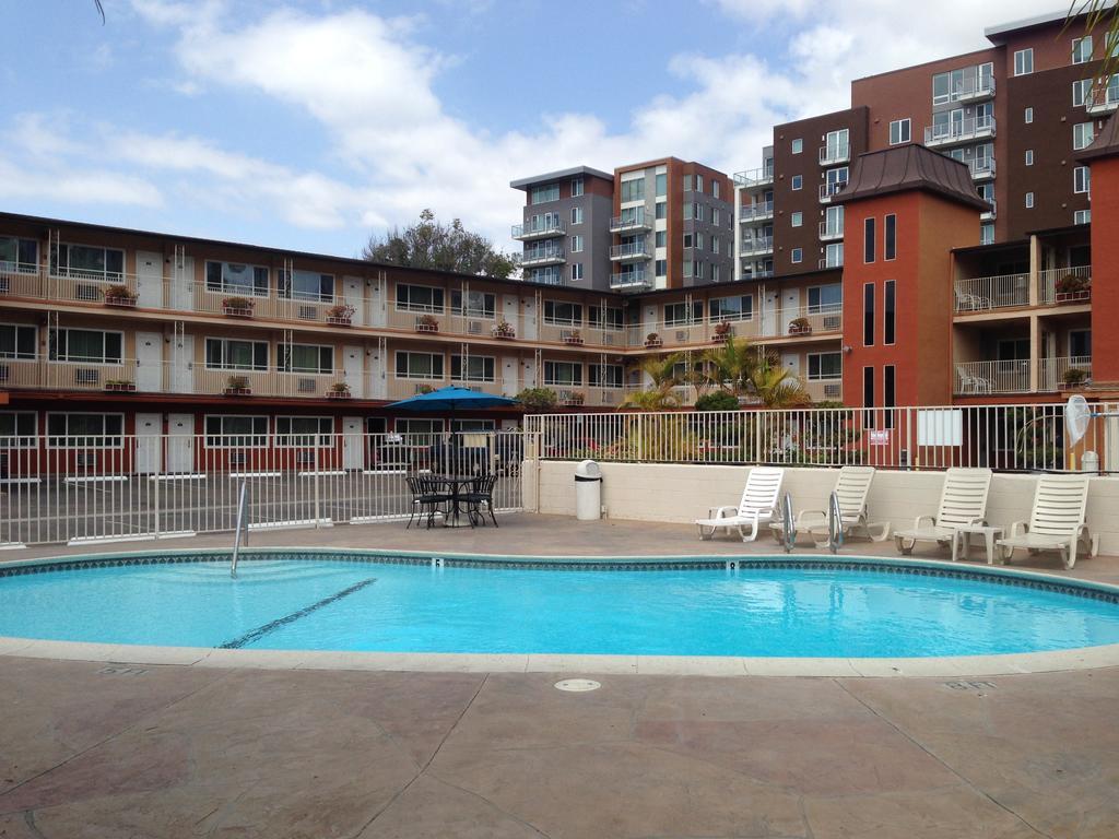 Days Inn Harbor View 샌디에이고 외부 사진