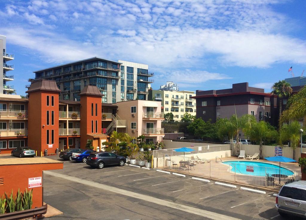 Days Inn Harbor View 샌디에이고 객실 사진
