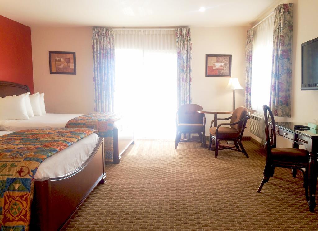 Days Inn Harbor View 샌디에이고 객실 사진