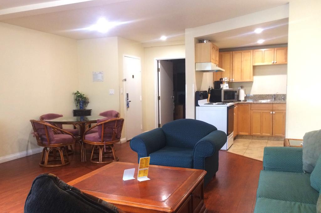 Days Inn Harbor View 샌디에이고 객실 사진