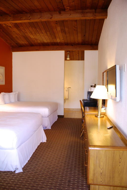 Days Inn Harbor View 샌디에이고 객실 사진